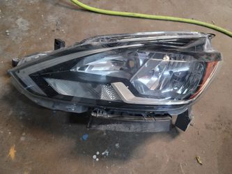 2018 Nissan Sentra  Left Headlight 