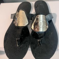 Sandals size 7