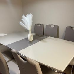 Dinning Table With 6 Chairs 