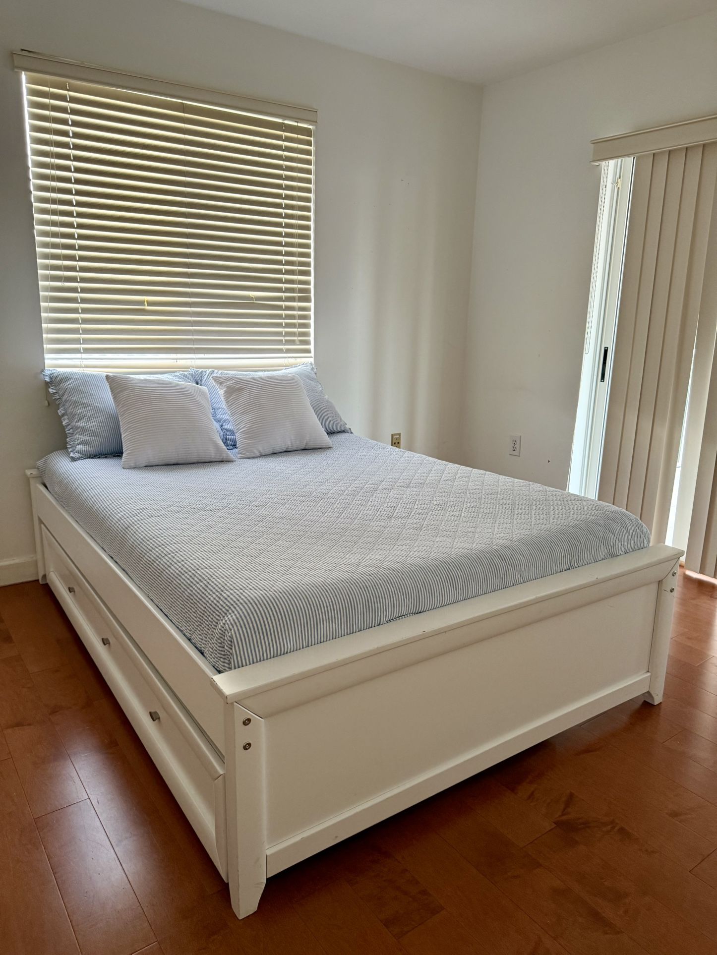 White Bed With Twin Size Trundle