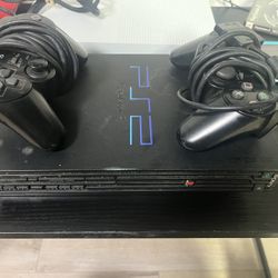PS2 W / 2 Controllers & Mortal Kombat Deadly Alliance (MAKE OFFER)