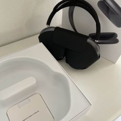 AirPod Maxes Black