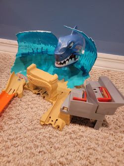 Hot Wheels City Shark Beach Battle