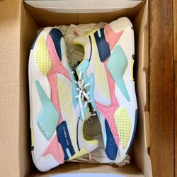 PUMA Women’s Street / Running Shoe  mesh suede 