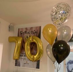70 balloons decorations