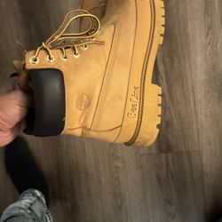 Timblands Beeline Size 9