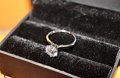 1.65 carat diamond ring, 18K white gold (Engagement ring)