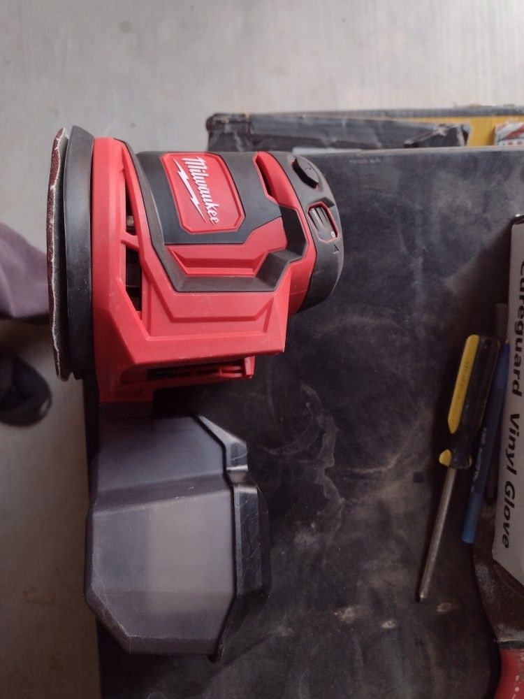 M18 Orbit Sander