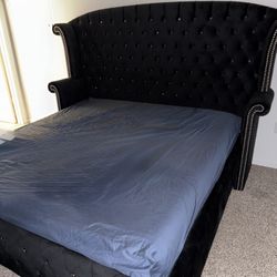 KING Size Lucinda 2 Piece Set W/Dresser & Mirror!!!