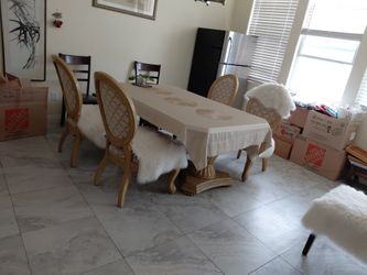 Dining Set Of Table +4,chaers