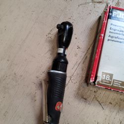 Air powered socket wrench
