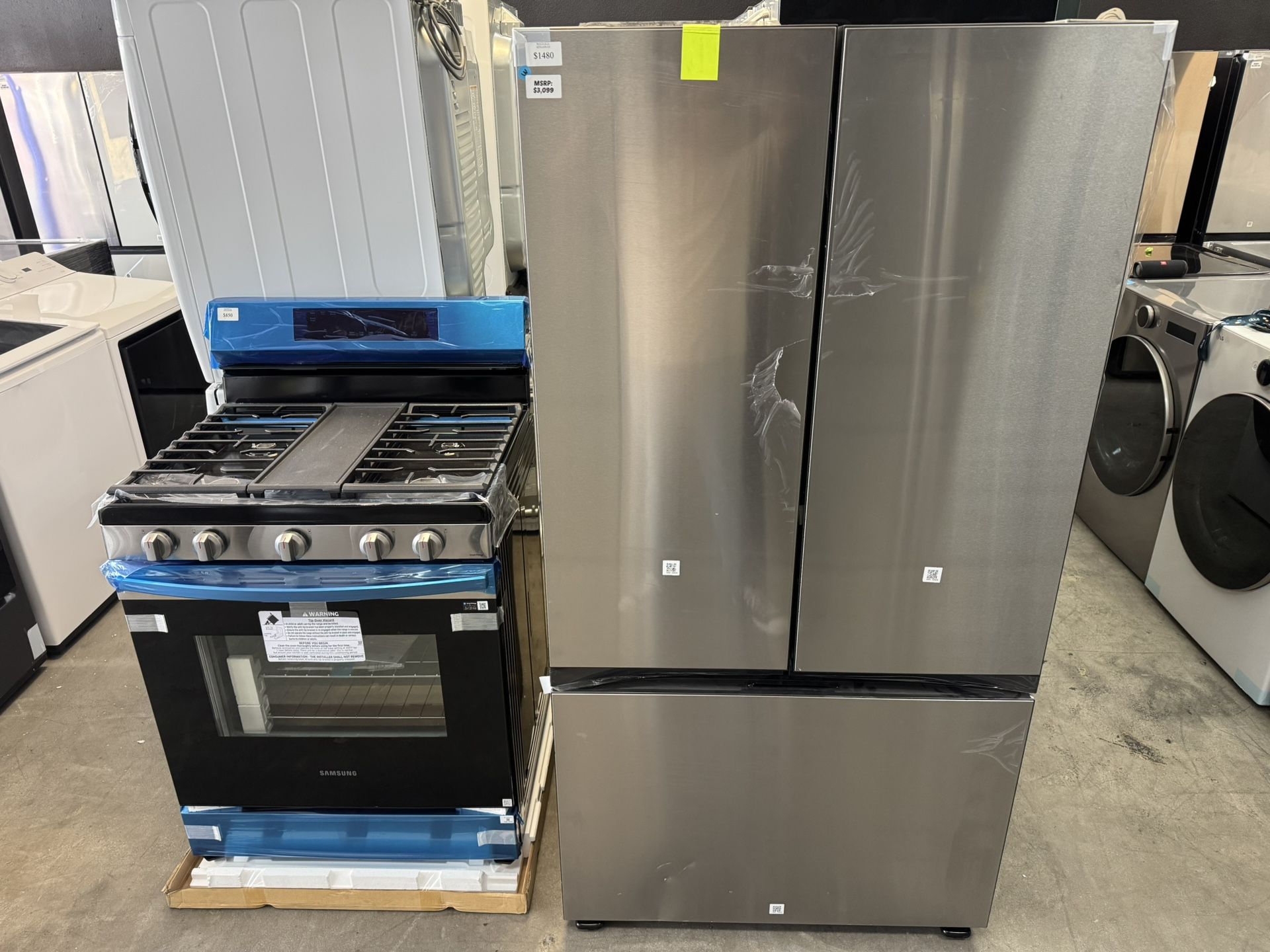 Samsung Kitchen Set - Refrigerator & Gas Range