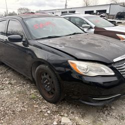 2013 Chrysler 200 Lx 2.4L For Parts