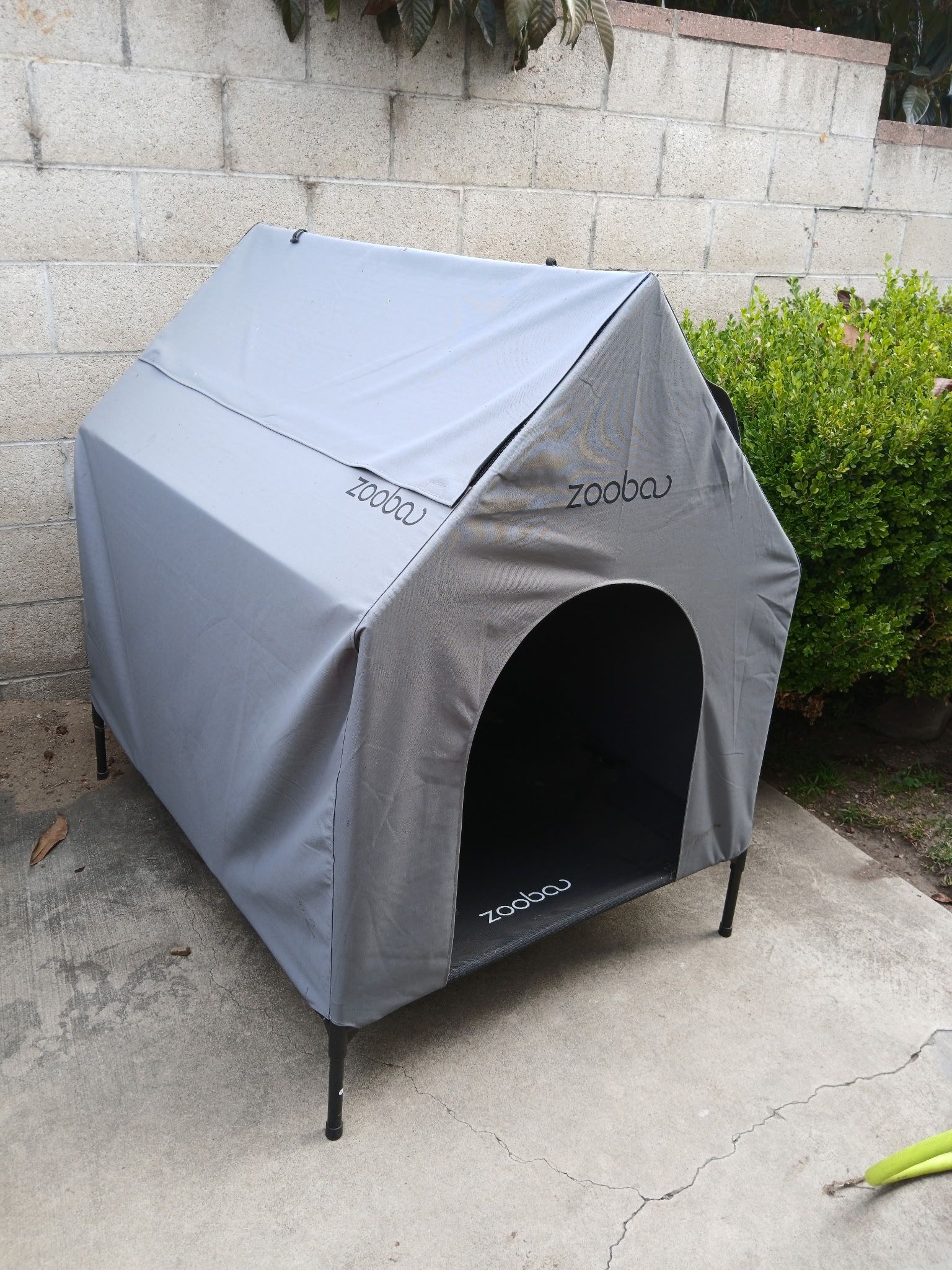 Elevated Dog House/ Bed