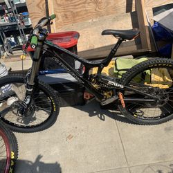 Santa Cruz V10  2016