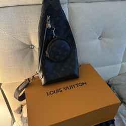 Louis Vuitton Crossbody bag