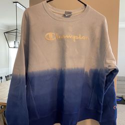 Women’s Champion Sweatshirt  X-large