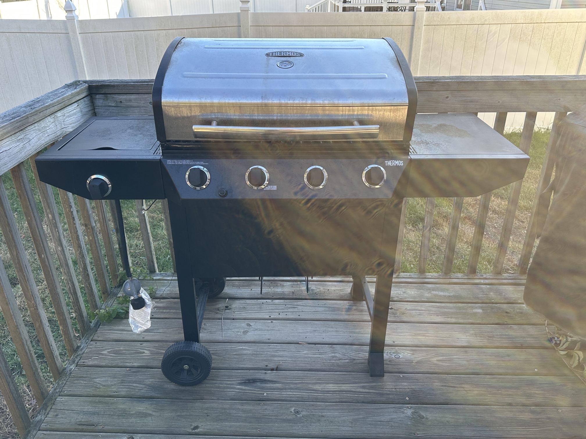 Thermos 4 Burner Propane Gas Grill