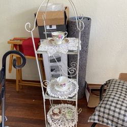 “SUPER CUTE  SHABBY-CHIC STAND ALONE PIECE W/3 GLASS SHELVES”