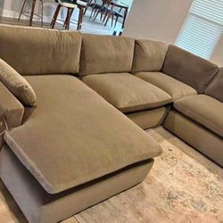 OM• $38 Initial • Brand New// Sophie 4 Piece Sectional & Brand New Couch 