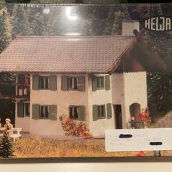 HO Scale CHALET Vintage Scale Train Kit