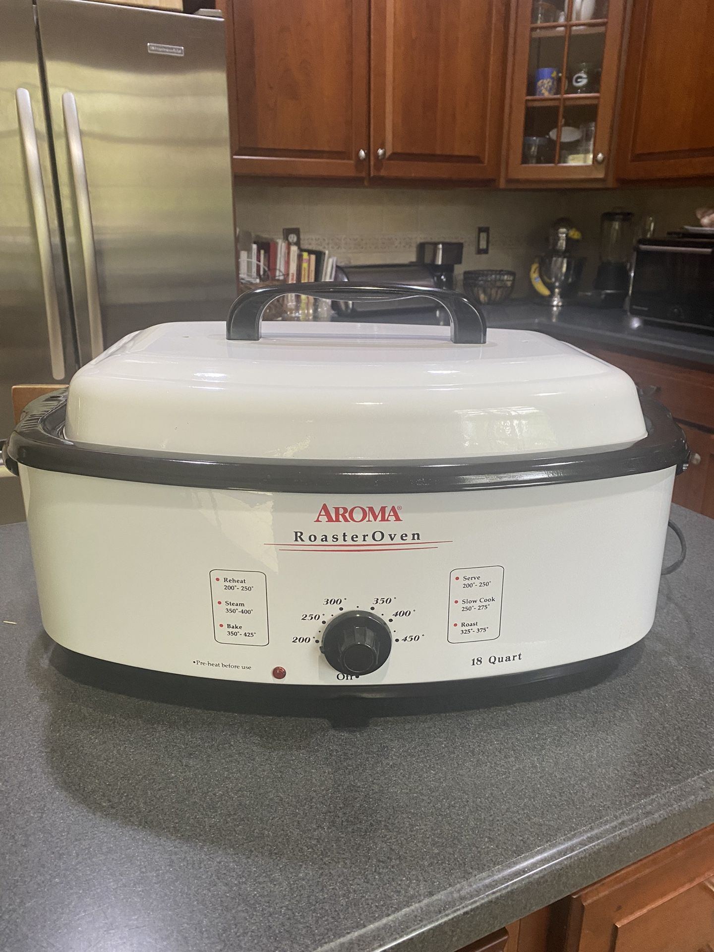 18 Quart Electric Roaster/oven. Lightly Used. Great Condition