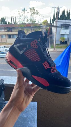 “Red Thunder” Jordan 4 Size 9Mens