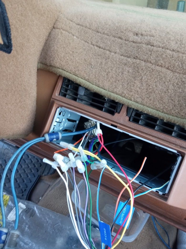 Amp And Car Stereo Installs Mobil