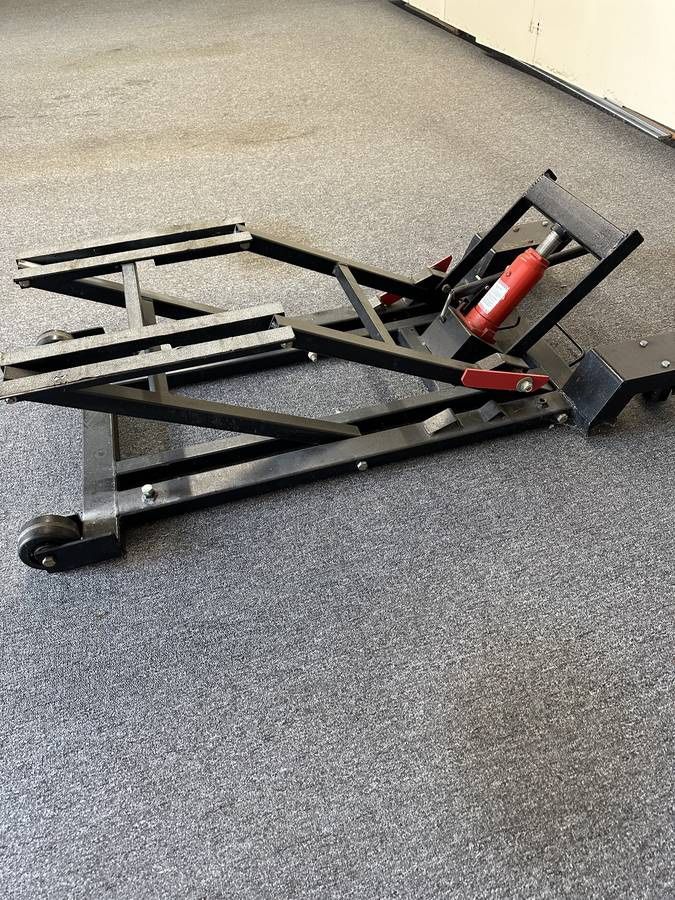 MOTORCYCLE or ATV Lift