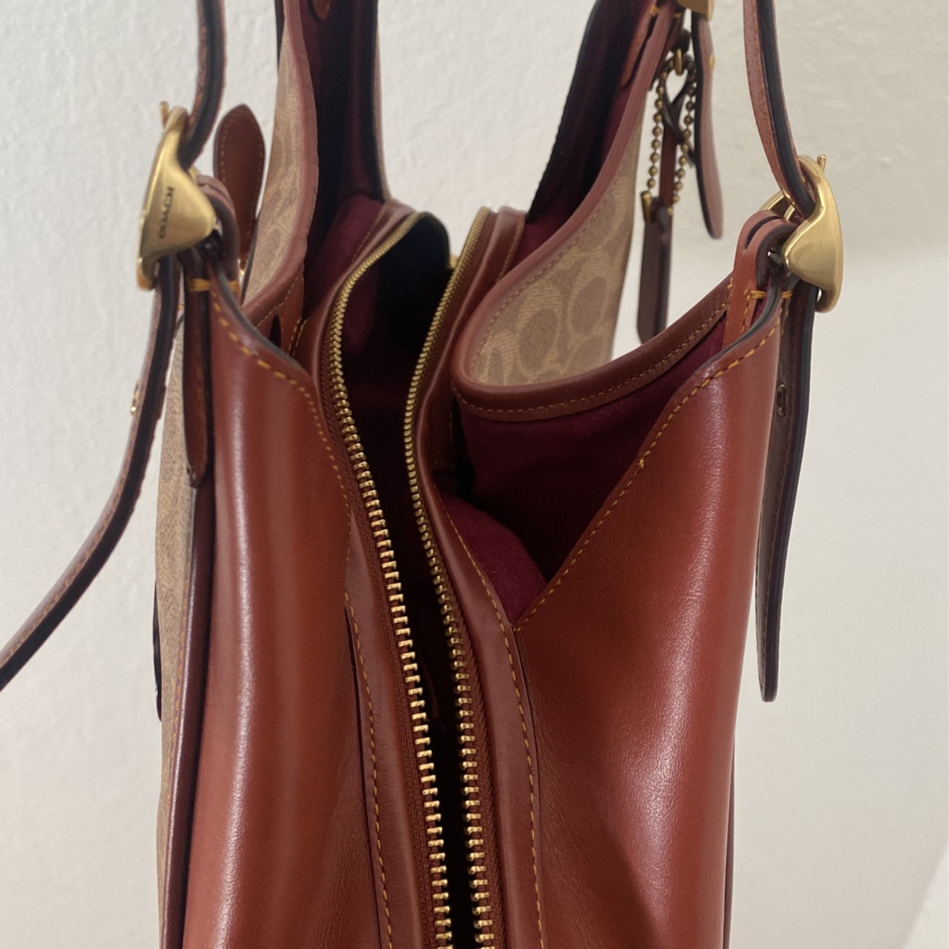 coach pennie shoulder bag for Sale in San Leandro, CA - OfferUp