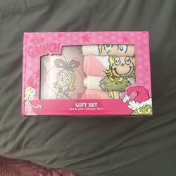 The Grinch Mug & Socks Gift Set