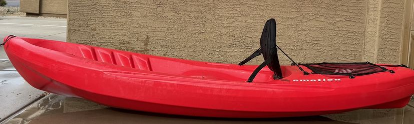 8’ Emotion Kayak