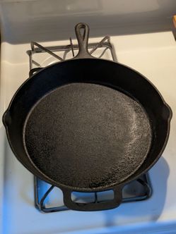 Cast iron pan 12"