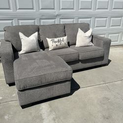 Like New Gray Sectional 🩶 (FREE DELIVERY) 