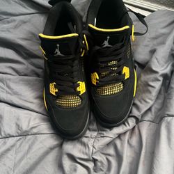 Jordan 4 yellow thunder