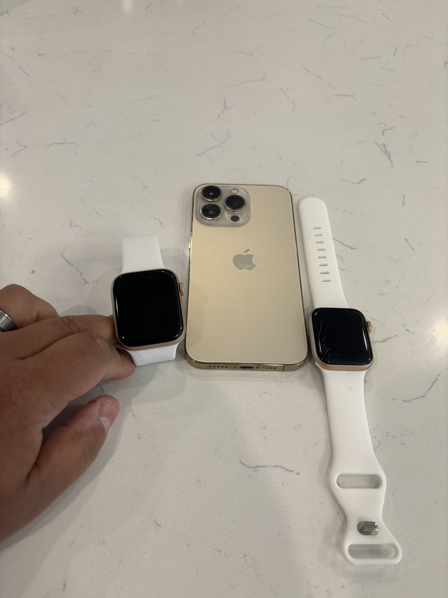 Apple iPhone 13 Pro, Apple Watch SE 44mm, Apple Watch Series 4