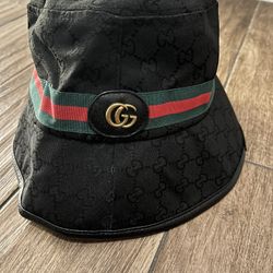 black gucci bucket hat