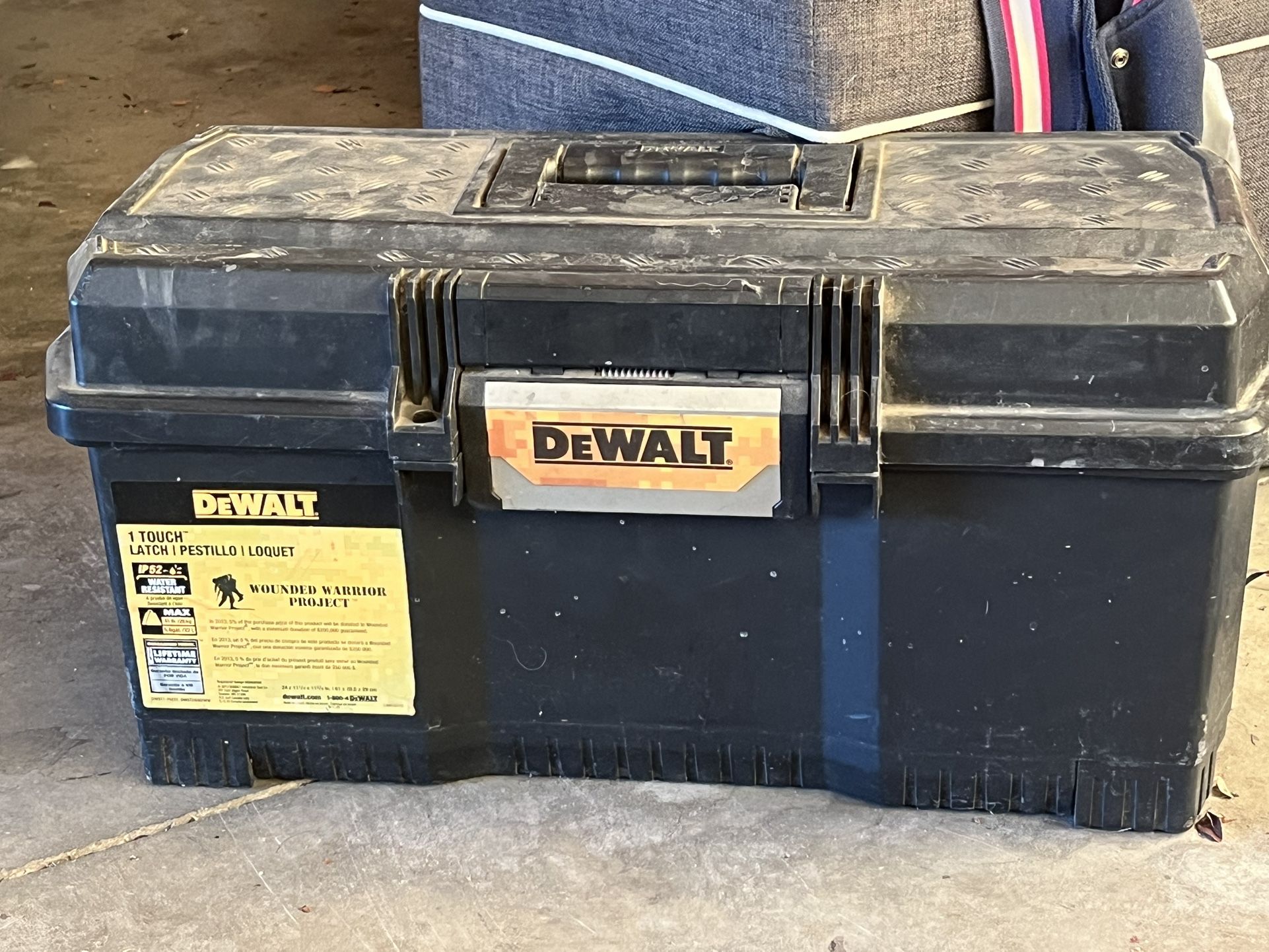 Dewalt 1 Touch Latch Tool Box