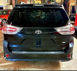 2011-2020 TOYOTA SIENNA SE TAILIGHTS AND THIRD BRAKE LIGHT SET