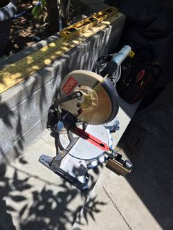 Ryobi 10-Inch Compound Miter Saw – Working