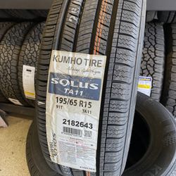 BRAND NEW SET OF KUMHO TIRES 195/65r15