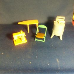 Vintage Renwal Dollhouse Furniture