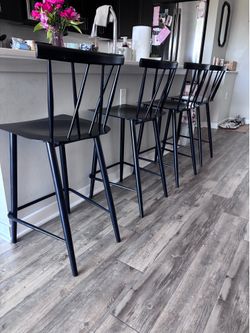 Set of 4 metal barstools