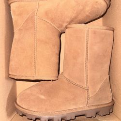 Women UGG Size 6