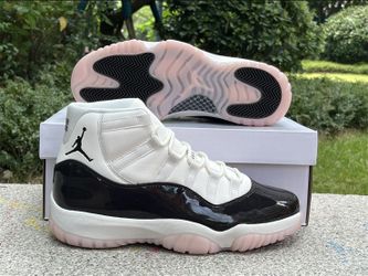 Air Jordan 11 WMNS “Neapolitan