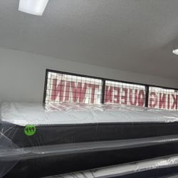 KING SIZE MATTRESS & BOX SPRINGS BED SET