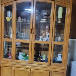 China Cabinet/ Hutch With Light 125.00