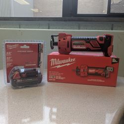 Milwaukee M18 Drywall Cut Out Tool + Battery 