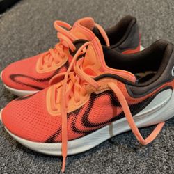 Lululemon Women's Beyondfeel Running Shoe Size 7 Like New 
