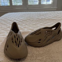 Stone Sage Yeezy Foam Runner Size 11 - FAST PICKUP